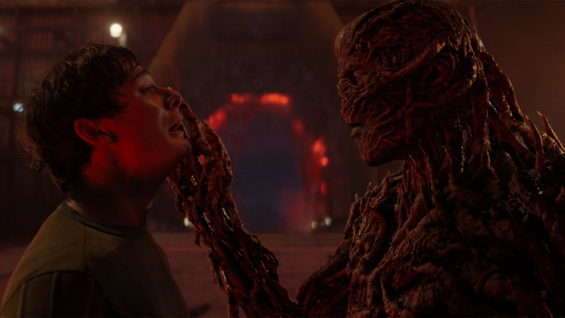 Noah Schnapp, interpretando Will Byers, e Jamie Campbell Bower, interpretando Vecna, na quinta temporada de 'Stranger Things'.