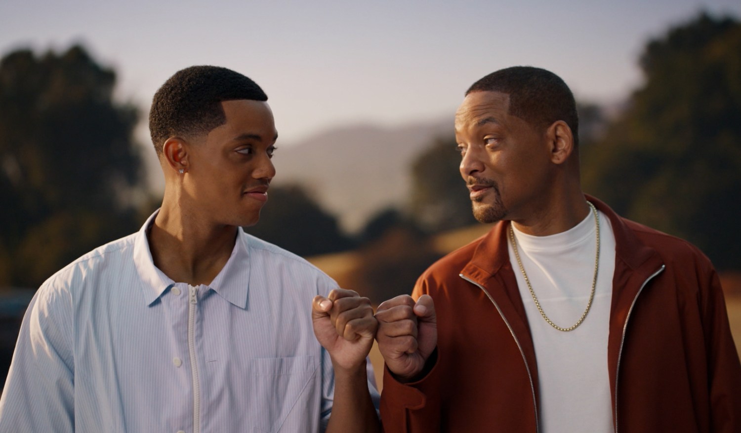 Jabari Banks como Will com Will Smith em uma participação especial no final da série em 'Bel-Air'.